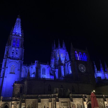 Mirando A La Catedral Desde Plaza Vega Lejlighed Burgo Eksteriør billede