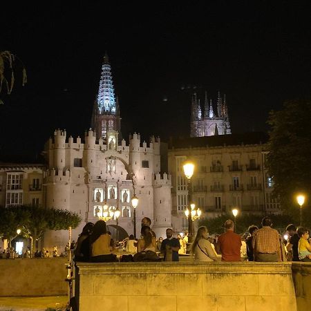 Mirando A La Catedral Desde Plaza Vega Lejlighed Burgo Eksteriør billede