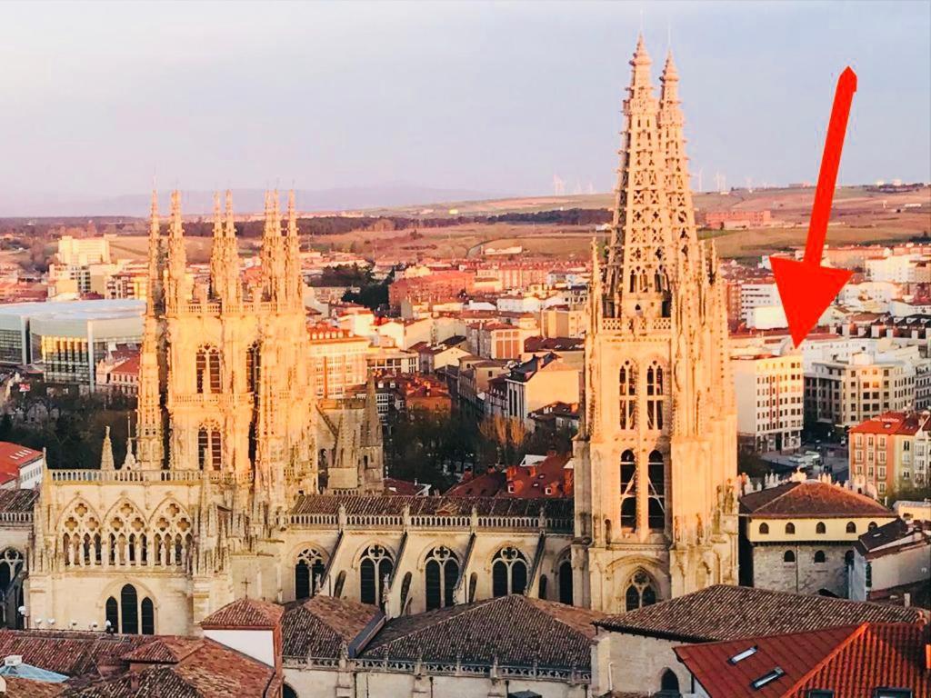 Mirando A La Catedral Desde Plaza Vega Lejlighed Burgo Eksteriør billede